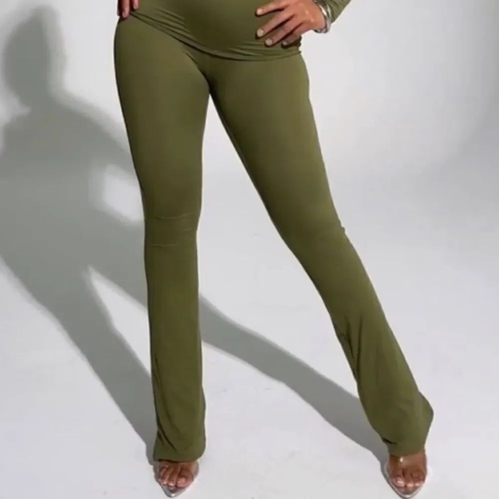 Naked Wardrobe Bare Pants in Green XL